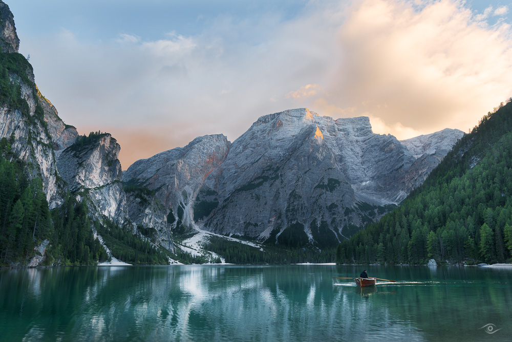 20160902 - Dolomites - Bateau sur le lac au coucher du soleil.jpg