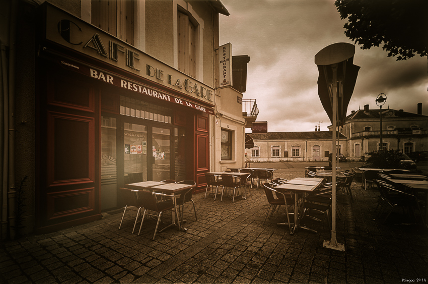 Cafe de la gare.jpg