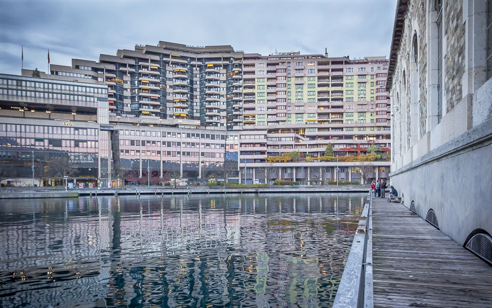 Geneve -Bassin aux fenetres.jpg
