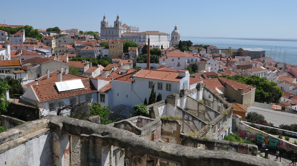 Vue du haut de l'Alfama en vrai.jpg