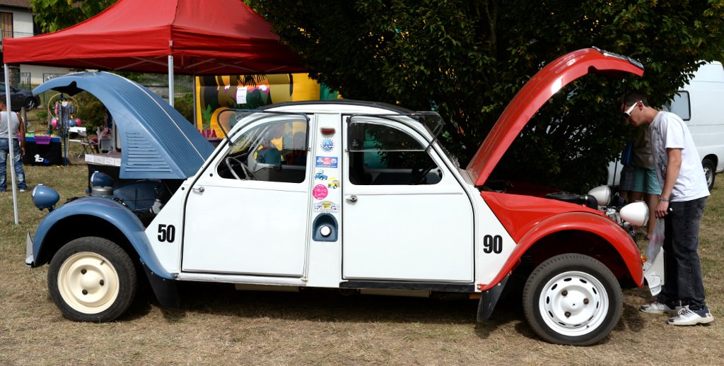2CV pour frères ennemis.jpg