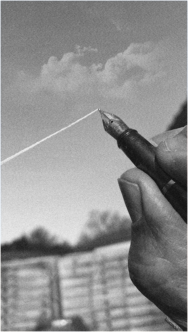 Marcenciel-Plus d'avions dans le ciel, suis obligé de dessiner leurs traces moi-même (à la manière de Ralph Gibson).jpg
