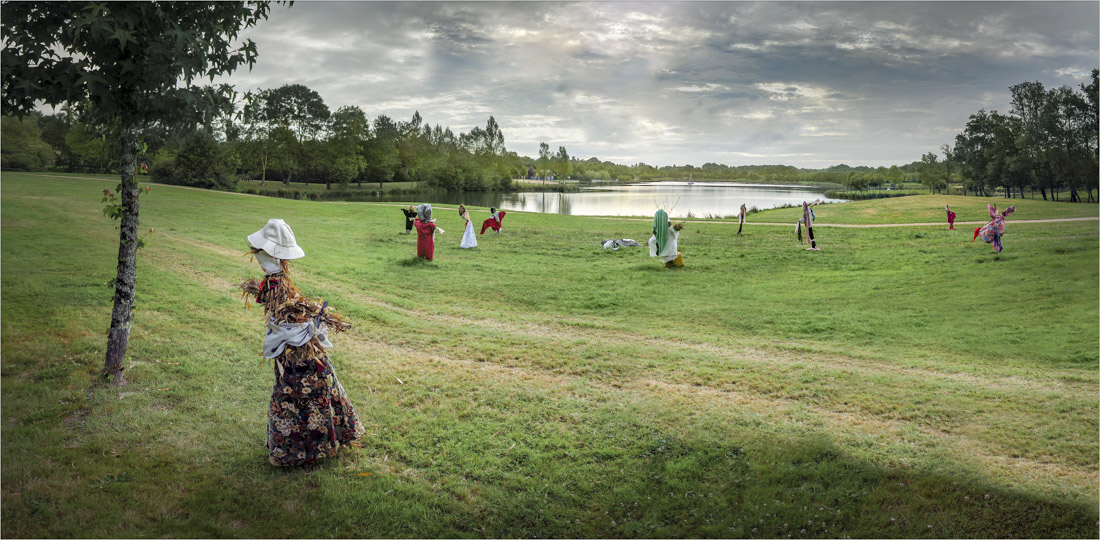 Épouvantail en famille.jpg