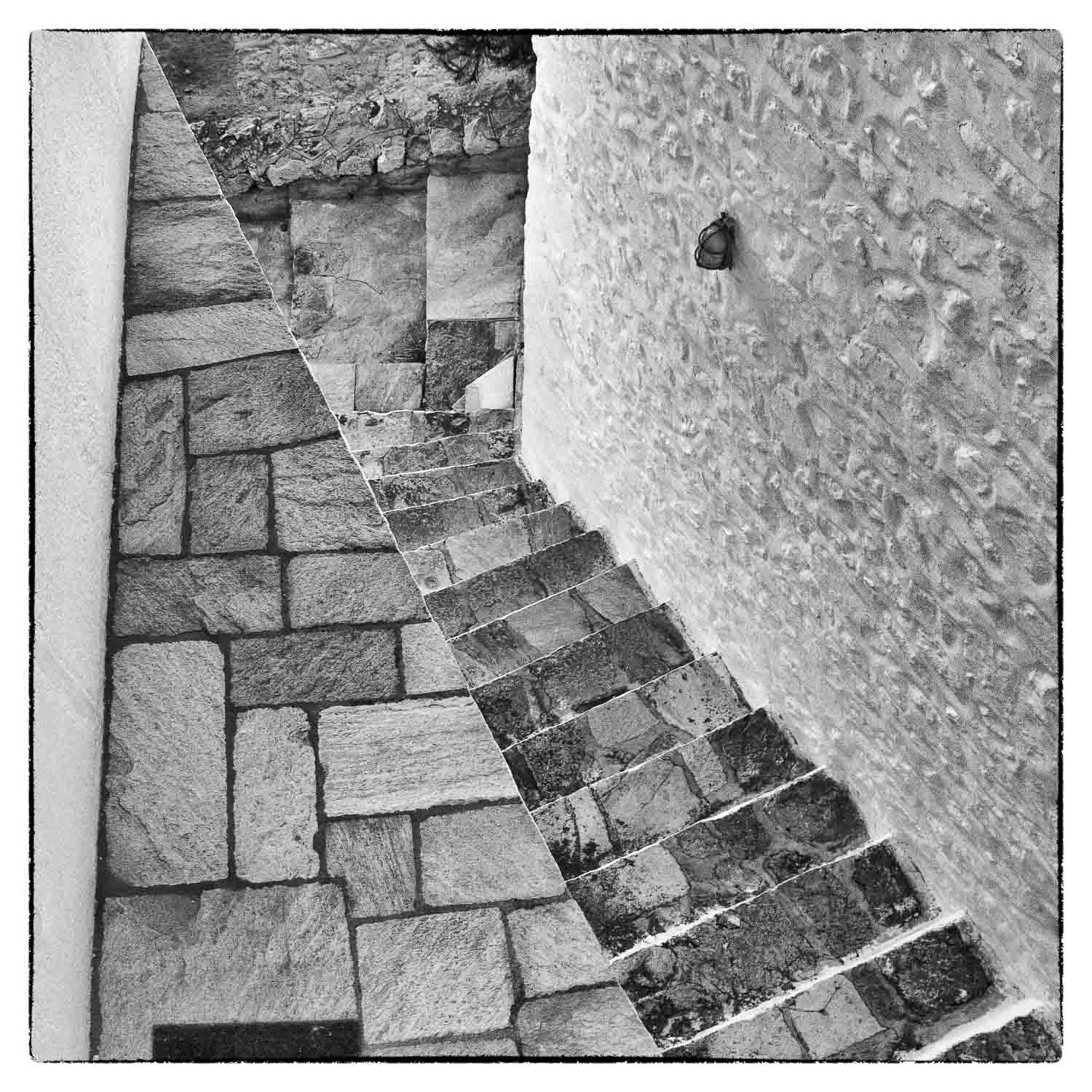 Hydra - stairs - NetB.jpg