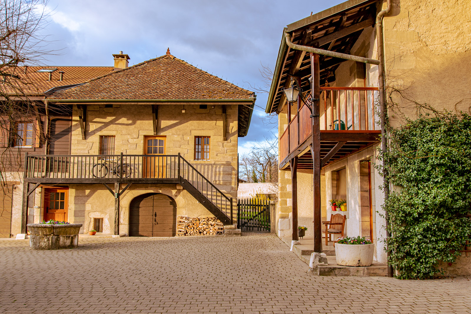Cour de ferme.jpg
