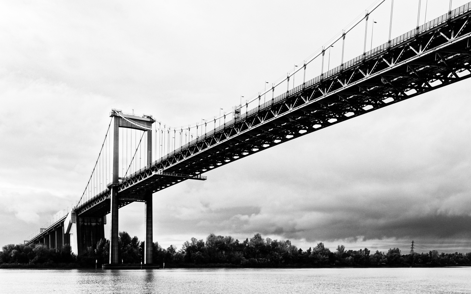 monochrome01.jpg