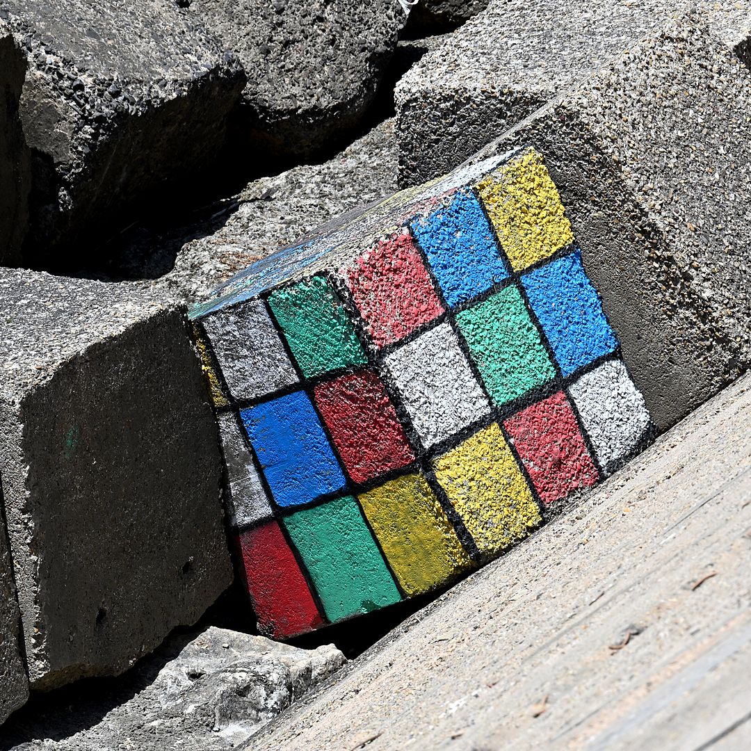 BLK_3653 Cadix bord de mer bloc béton Rubik's Cube-1080.jpg