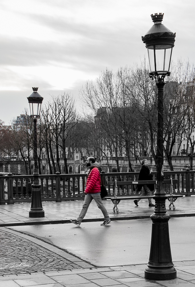 L'homme a la veste rouge.JPG