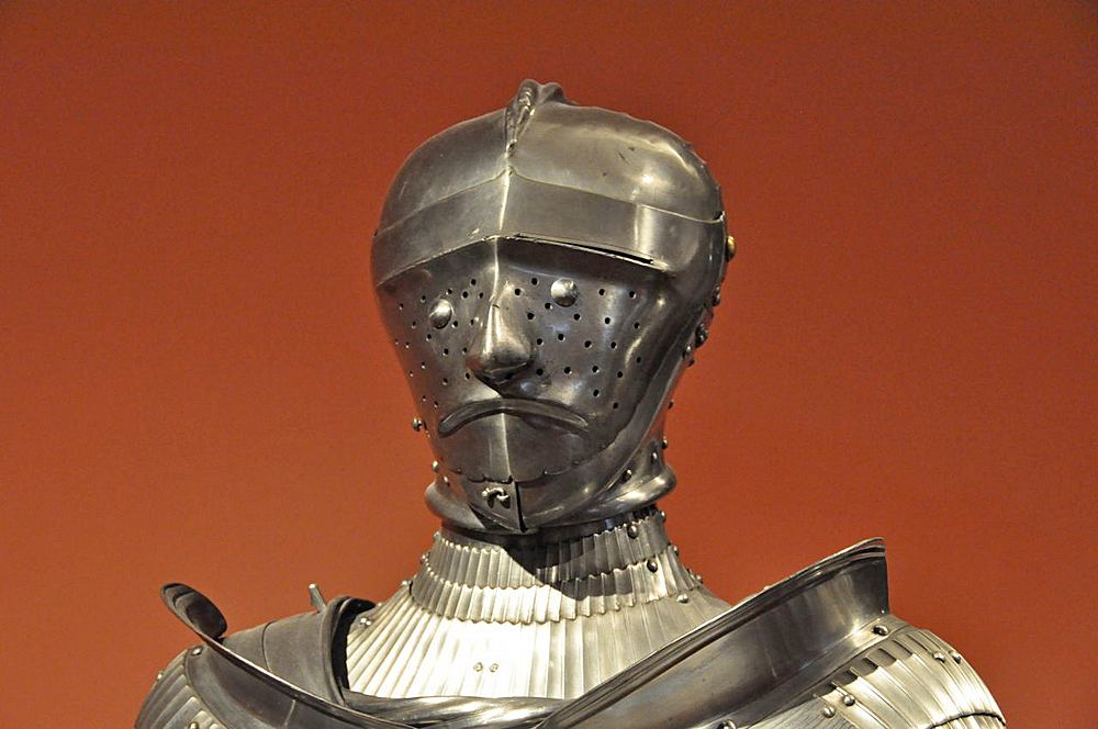 DSC_2841 tête d'armure décorative-1000.JPG