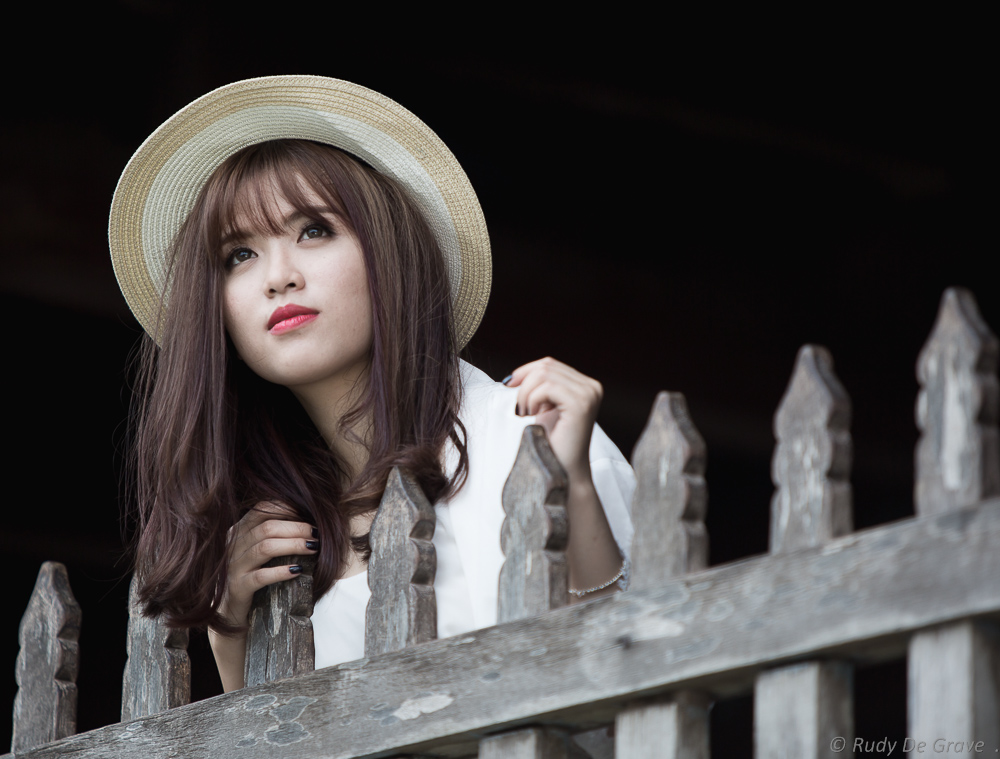 06-07-2015 Hoi An Xuan sur le pont-2.jpg